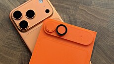 Model mo�né podoby chystaného ohebného iPhonu vyti�t�ný na 3D tiskárn�