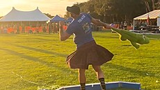 Vladislav Tulá�ek p�i mistrovství sv�ta v hodu ply�ovým aligátorem.