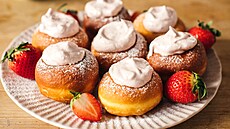 Slovensk� �i�ky s jahodovou p�nou podle Moniky K��ov�