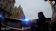 �idi� zb�sile ují�d�l i po chodníku, nem�l �idi�ák