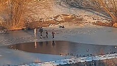 Necho�te na led, varují strá�níci z Kralup