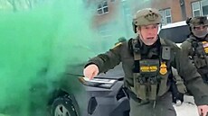 Policisté pou�ili proti demonstrant�m v Minneapolisu slzný plyn