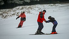 Na Kozích pláních vyu�ívají nové d�lo a rolbu.