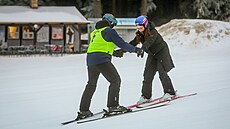 Na Kozích pláních vyu�ívají nové d�lo a rolbu.