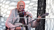 Ivan Mládek p�i vystoupení se skupinou Banjo Band (21. �ervna 2015)