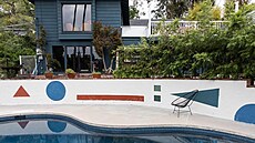 Sou�ástí p�vodní rezidence Franka Zappy je také bazén.