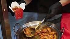 Americký �et�zec rychlého ob�erstvení Panda Express p�edstavil novou polo�ku v...