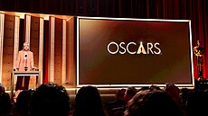 Prezidentka Americké akademie filmového um�ní a v�d Lynette Howell Taylorová...