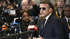 Francouzský prezident Emmanuel Macron p�ed za�átkem mimo�ádného summitu...