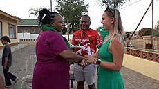 Bokang Terezu p�edstavil celé své rodin�. Po jeho boku se m�la zú�astnit svatby...