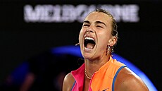 Aryna Sabalenková se raduje z postupu do finále Australian Open.