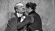 Miroslav Krobot a Klára Melí�ková v p�edstavení Vrahova hygiena