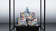 V kolekci FÖRNYAD z roku 2019 získala zna�ka FRAKTA vzor v figurkou Darcel...