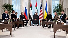 P�edstavitelé USA, Ukrajiny, Ruska a SAE na jednání v Abú Dhabí. (23.ledna 2026)