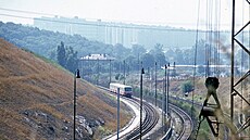 Prototypová jednotka R1 na zku�ební dráze Ka�erovského depa.