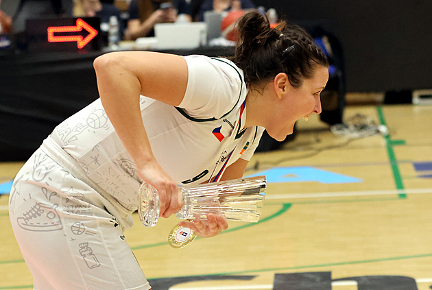 Historický triumf. Basketbalistky SBŠ Ostrava poprvé ovládly Český pohár