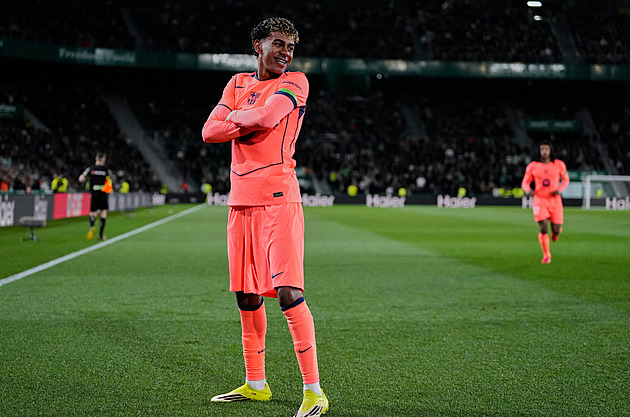 Barcelona si pojistila vedení v tabulce. S Elche si poradila hladce, trefil se i Yamal