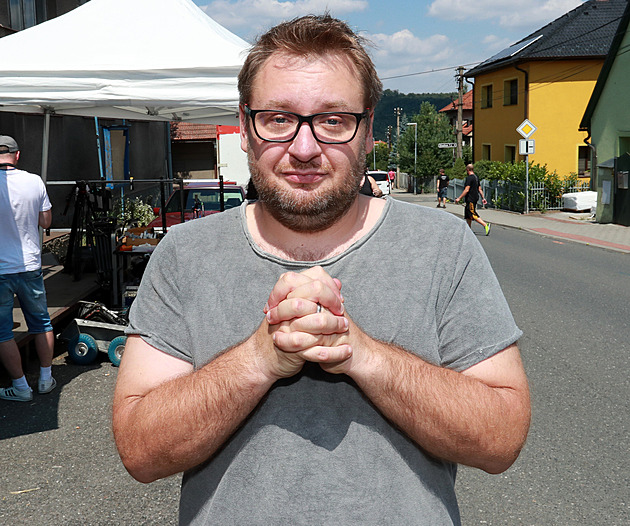 Jako sanitář jsem odhalil odporné praktiky ve zdravotnictví. Herec Enčev vypráví