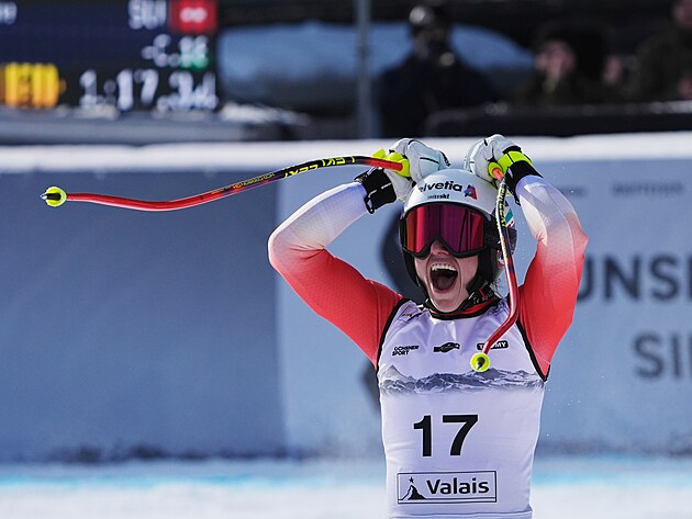 Malorie Blancov� se raduje po super-G Sv�tov�ho poh�ru v Crans Montan�.