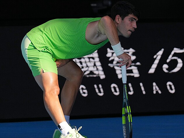 Carlose Alcaraze tr�p� v semifin�le Australian Open zran�n�.