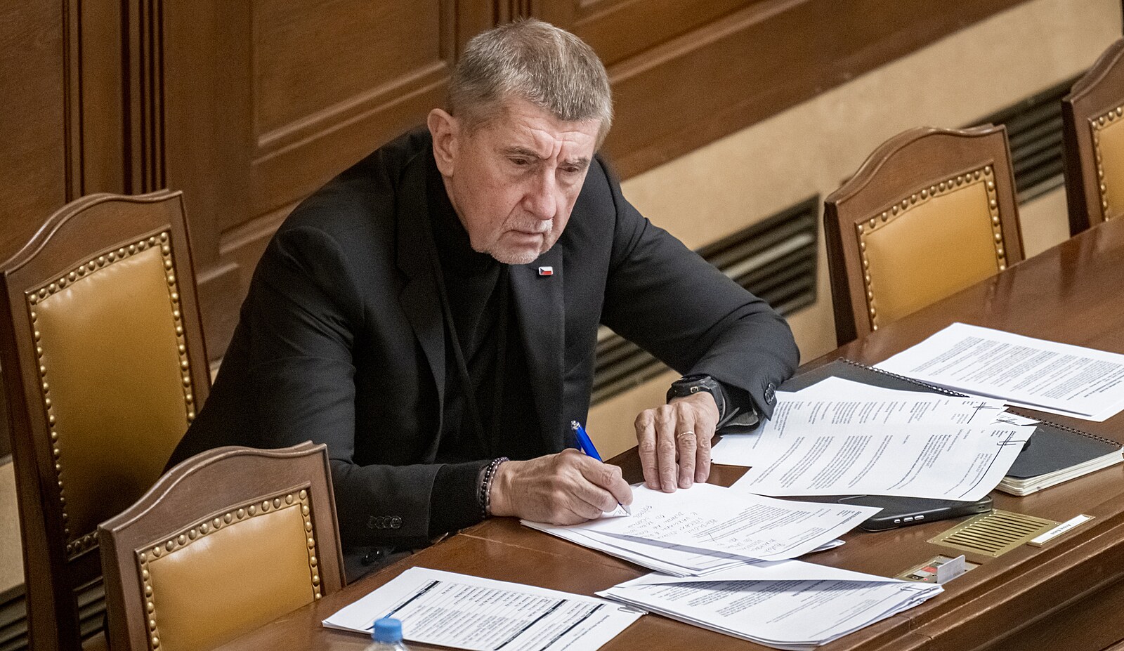 Babišova vláda nepotřebuje Rady, natož rady. Přece se nenechá znovu napálit