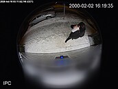 Vylamoval zámky od výdejních box�, policisté ho chytili p�ímo p�i kráde�i