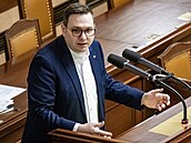 Poslanec Jan Lipavský hovo�í na sch�zi Poslanecké sn�movny, 30. ledna 2026,...