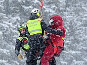 Ameri�anka Lindsey Vonnová byla po sjezdu v Crans Montan� transportována...