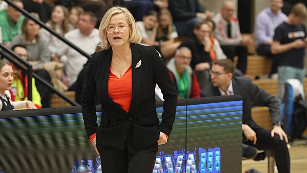 Tren�rka Hradce Kr�lov� a �ensk� reprezentace Romana Pt��kov� sleduje semifin�le �esk�ho poh�ru.