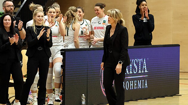 Basketbalistky SB� Ostrava se raduj� z historick�ho postupu do fin�le �esk�ho poh�ru.