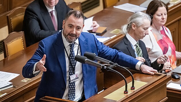 Poslanec Igor �erven� (Motorist�) hovo�� na sch�zi Poslaneck� sn�movny, 30. ledna 2026, Praha.
