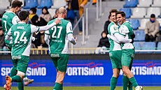 Hrá�i Bohemians slaví gól proti Mladé Boleslavi.