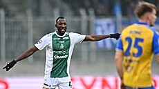Jablonecký Lamin Jawo reaguje v zápase s Teplicemi.