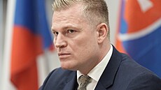 Ministr �ivotního prost�edí Petr Macinka (Motoristé), slovenský ministr Tomá�...