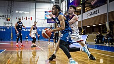 Momentka z utkání mezi Brnem a D��ínem.