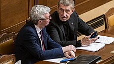 Zleva ministr pr�myslu a obchodu Karel Havlí�ek (ANO) a premiér Andrej Babi�...