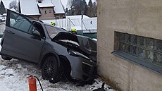 �idi� v �enkovicích na Orlickoústecku narazil do gará�e. (30. ledna 2026)