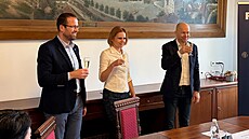 Zleva starosta Kolína Michael Ka�par, p�edsedkyn� správní rady SC Kolín Iva...