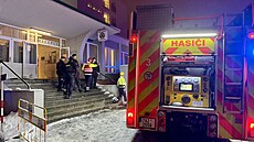 Hasi�i evakuovali koleje v Praze na B�evnov� kv�li po�áru pokoje. (30. ledna...