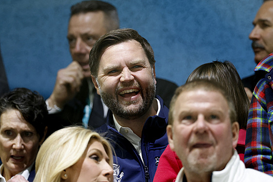 Americký viceprezident J.D. Vance na hokeji mezi �eskem a USA.