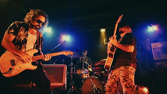 Duo Bootleg Rascal tvo�í hudebníci Jimmy Young a Carlos Lara.