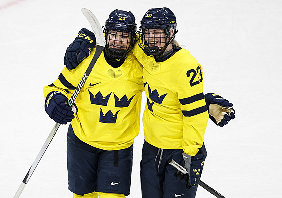 Lina Ljungblomová a Thea Johanssonová slaví první výhru na olympiád�.