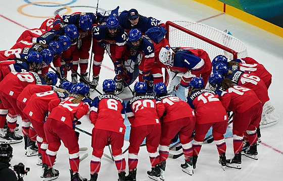 �eské hokejistky se p�ipravují na zápas proti �výcarsku.