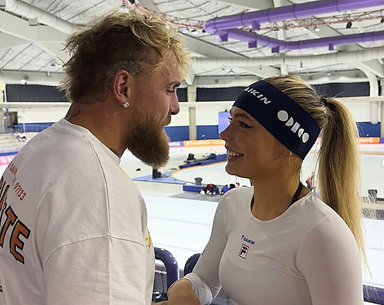 Rychlobrusla�ská olympioni�ka Jutta Leerdamová a její partner, influencer Jake...