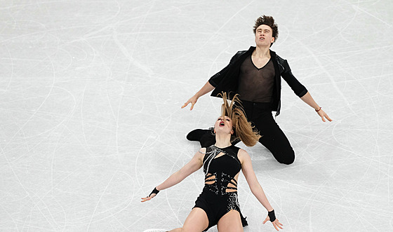 Kate�ina Mrázková a Daniel Mrázek vystupují v sout�i rytmických tanc� na...