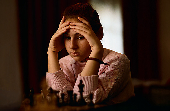 Z filmu Královna �achu