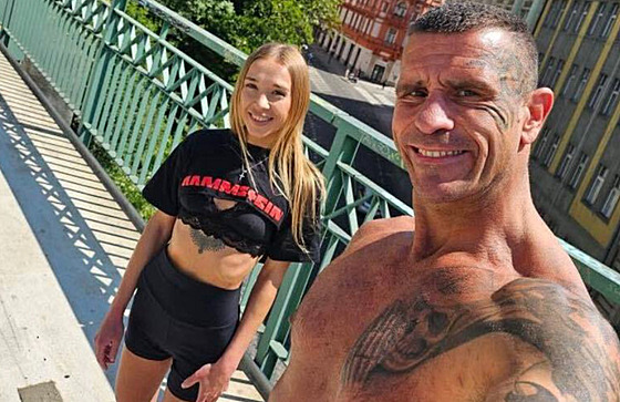 Robert Rosenberg se svou láskou Janou (2025)