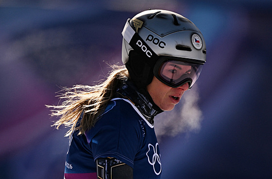Ester Ledecká b�hem paralelního ob�ího slalomu snowboardistek.