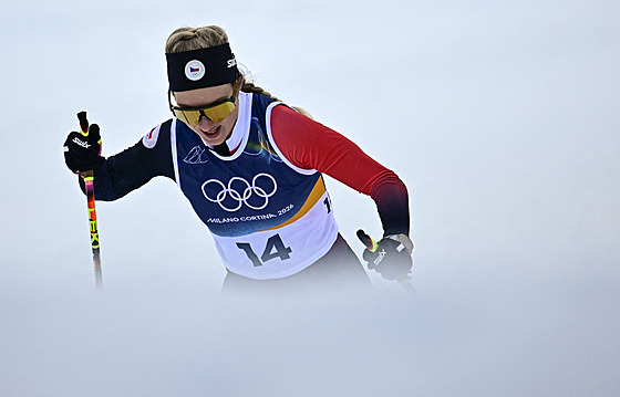 B�kyn� na ly�ích Kate�ina Janatová p�i olympijském skiatlonu.