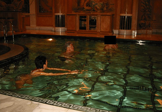 Stavte se na Epsteinův ostrov, ženy mají vstup zdarma. Akce vyvolala pobouření